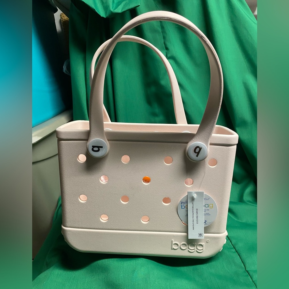 Women's authentic Blush pink Bogg bag